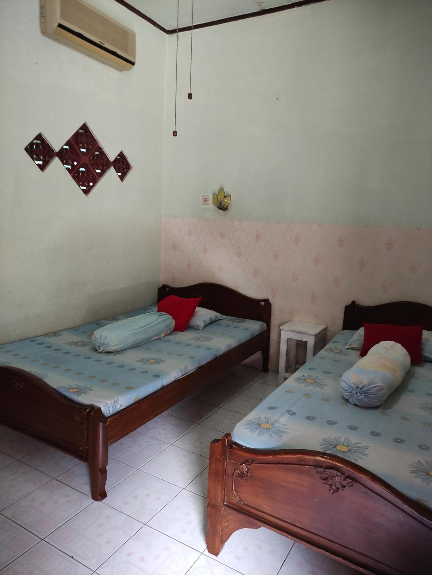 Fortuna Guest House Джокьякарта Экстерьер фото