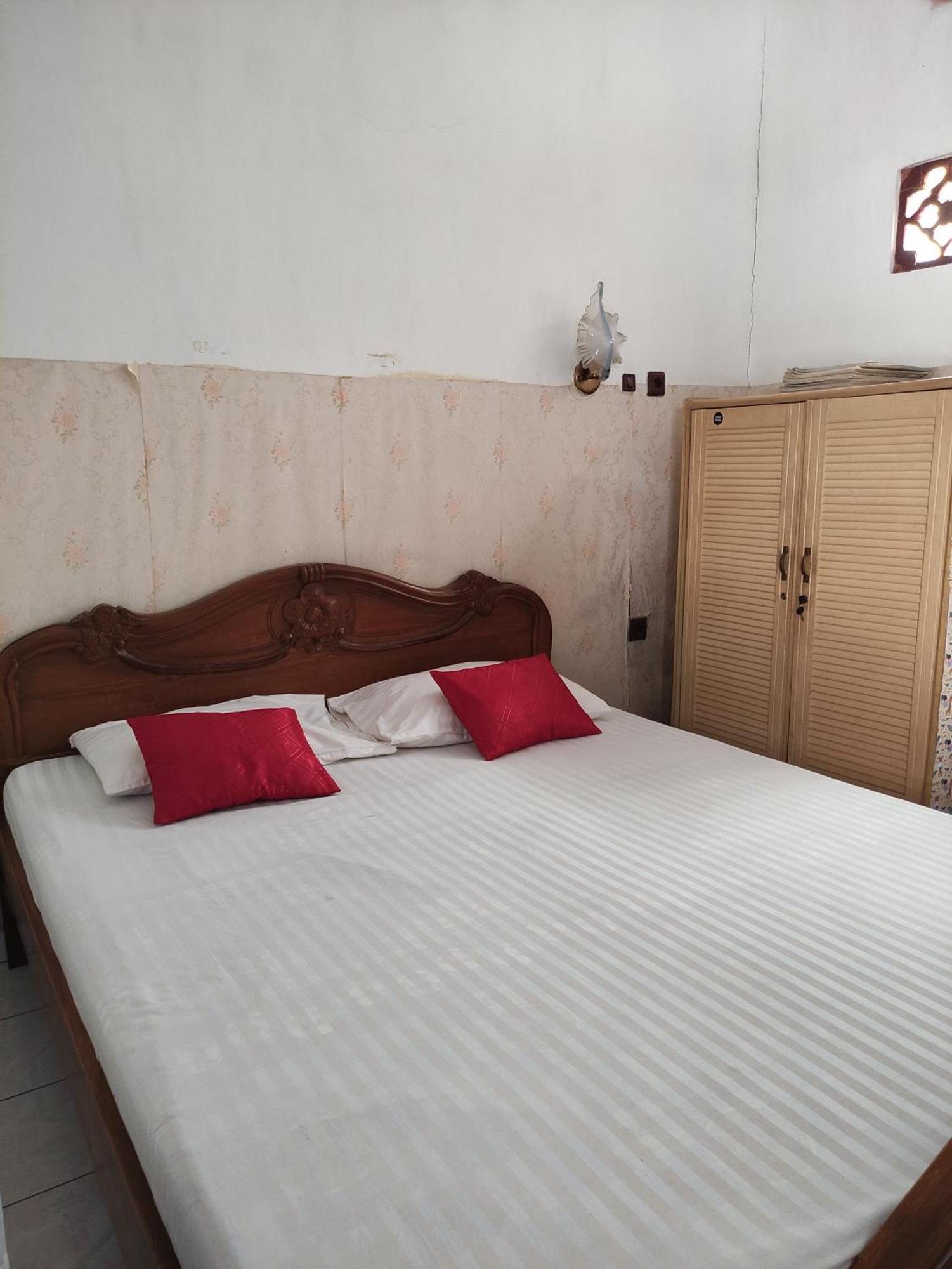 Fortuna Guest House Джокьякарта Экстерьер фото